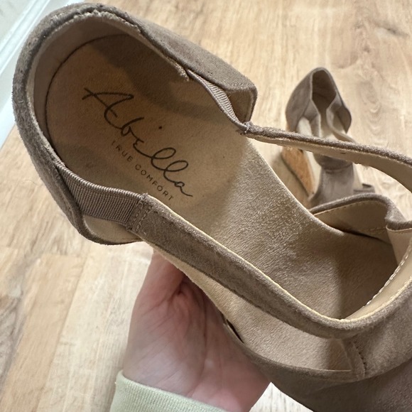 ABELLA | True Comfort Women Brown Suede Peep Toe Wedge Sandals - Picture 4 of 6